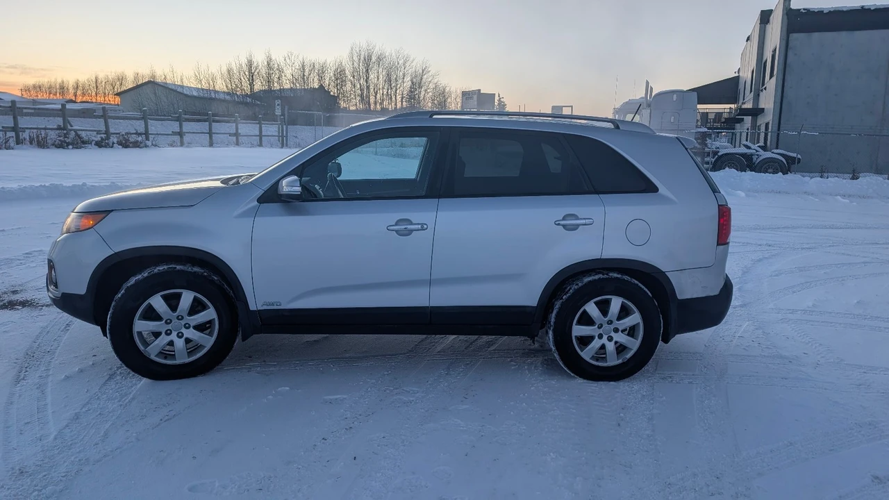 2012 Kia Sorento - Image 8 of 20