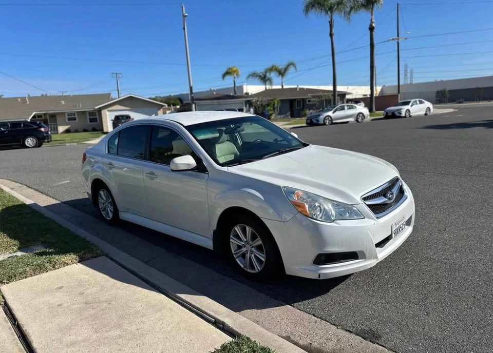 2012 Subaru Legacy 5th Gen - Image 3 of 11