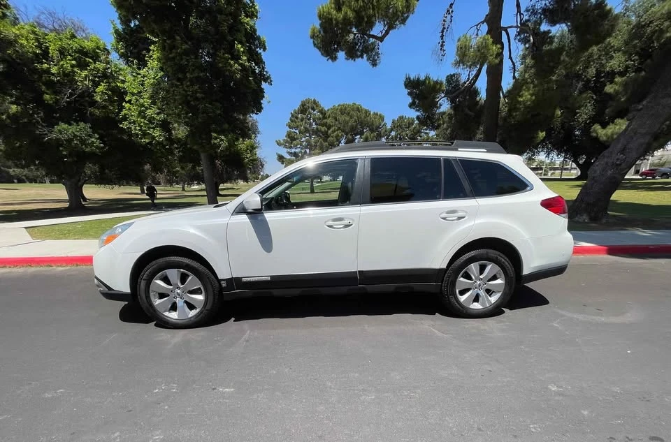 2012 Subaru Outback 4th Gen - Image 5 of 14