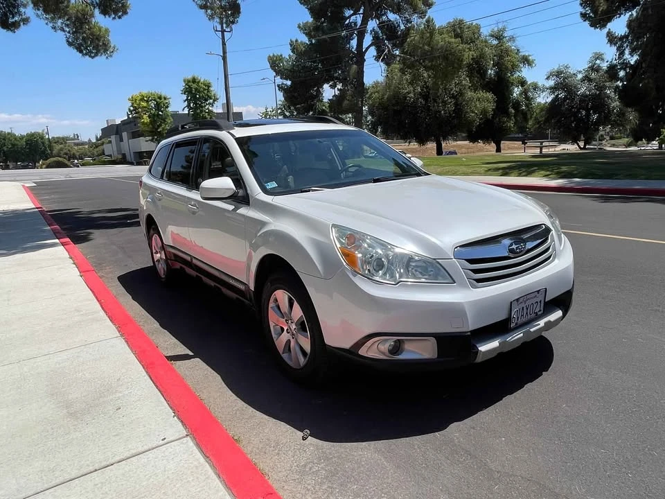 2012 Subaru Outback 4th Gen - Image 3 of 14