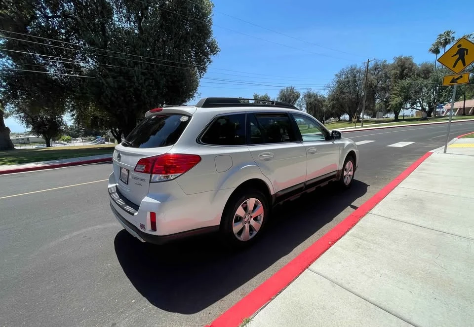 2012 Subaru Outback 4th Gen - Image 4 of 14