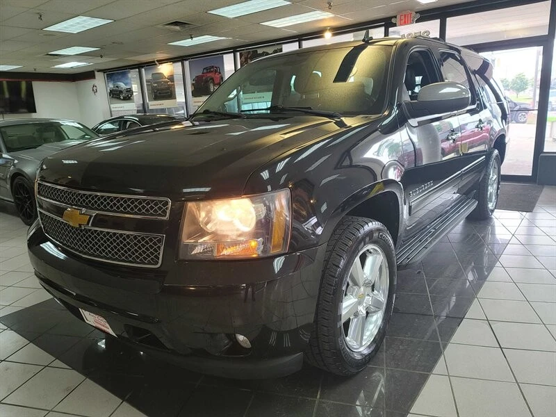 2012 Chevrolet Suburban 10th Gen - Image 2 of 4