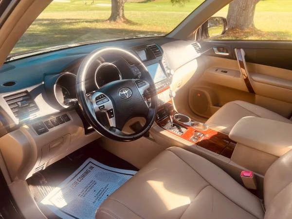 2012 Toyota Highlander - Image 4 of 10