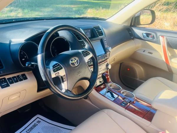 2012 Toyota Highlander - Image 5 of 10