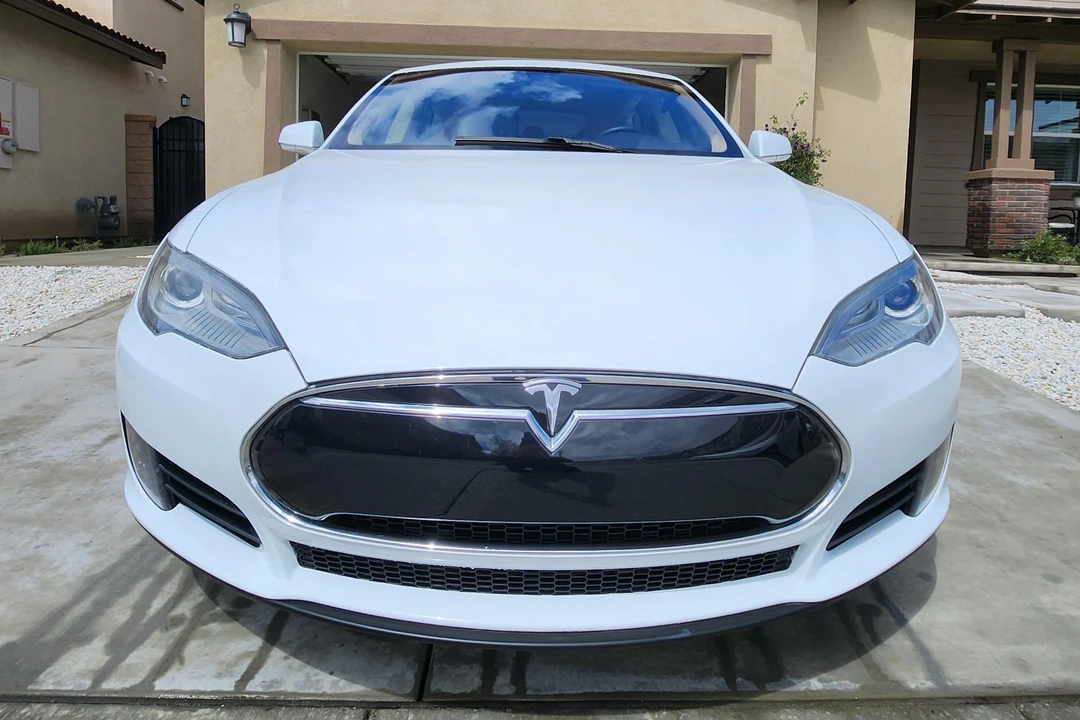 2012 Tesla Model S - Image 2 of 31