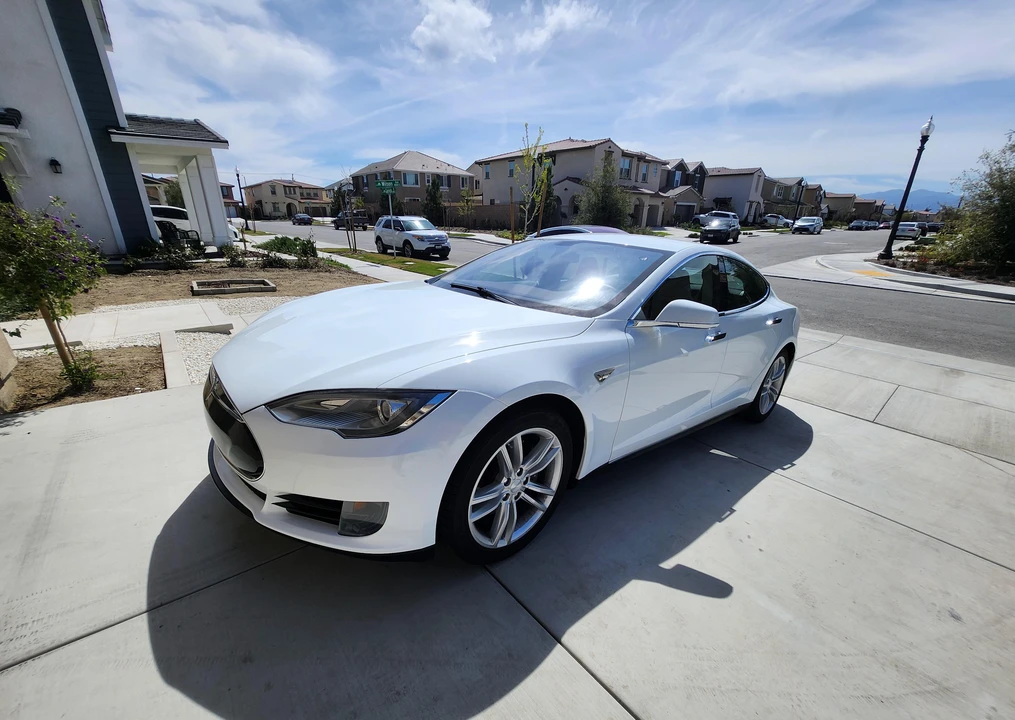 2012 Tesla Model S - Image 13 of 31