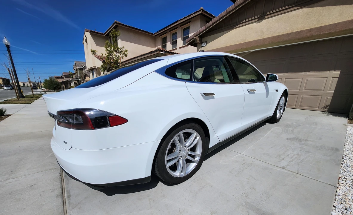 2012 Tesla Model S - Image 24 of 31