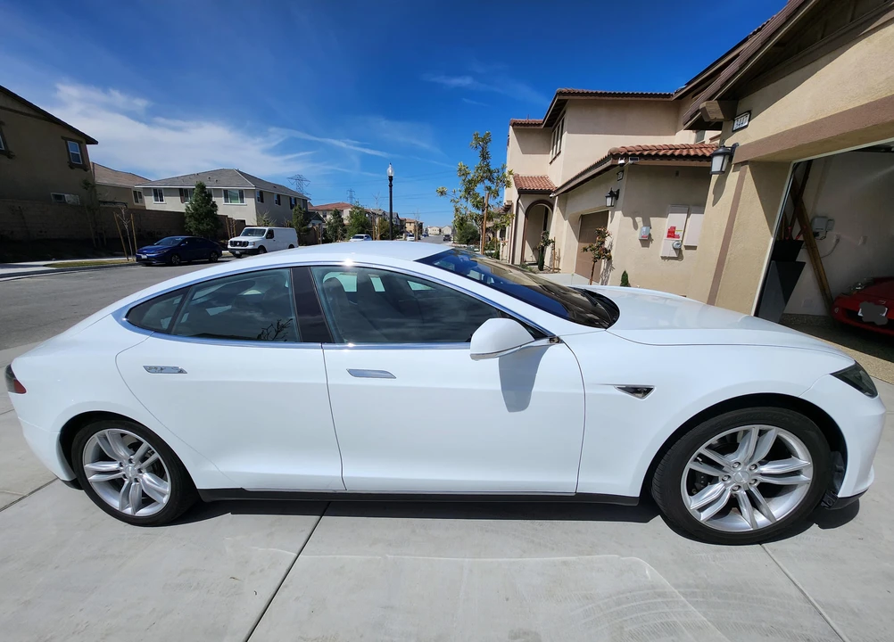 2012 Tesla Model S - Image 26 of 31