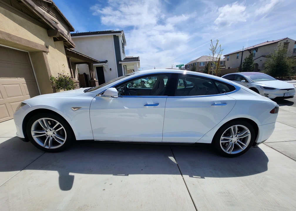 2012 Tesla Model S - Image 14 of 31
