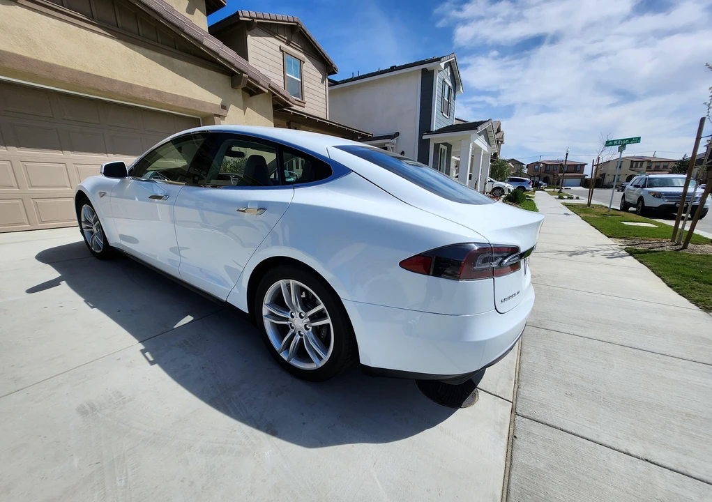 2012 Tesla Model S - Image 16 of 31