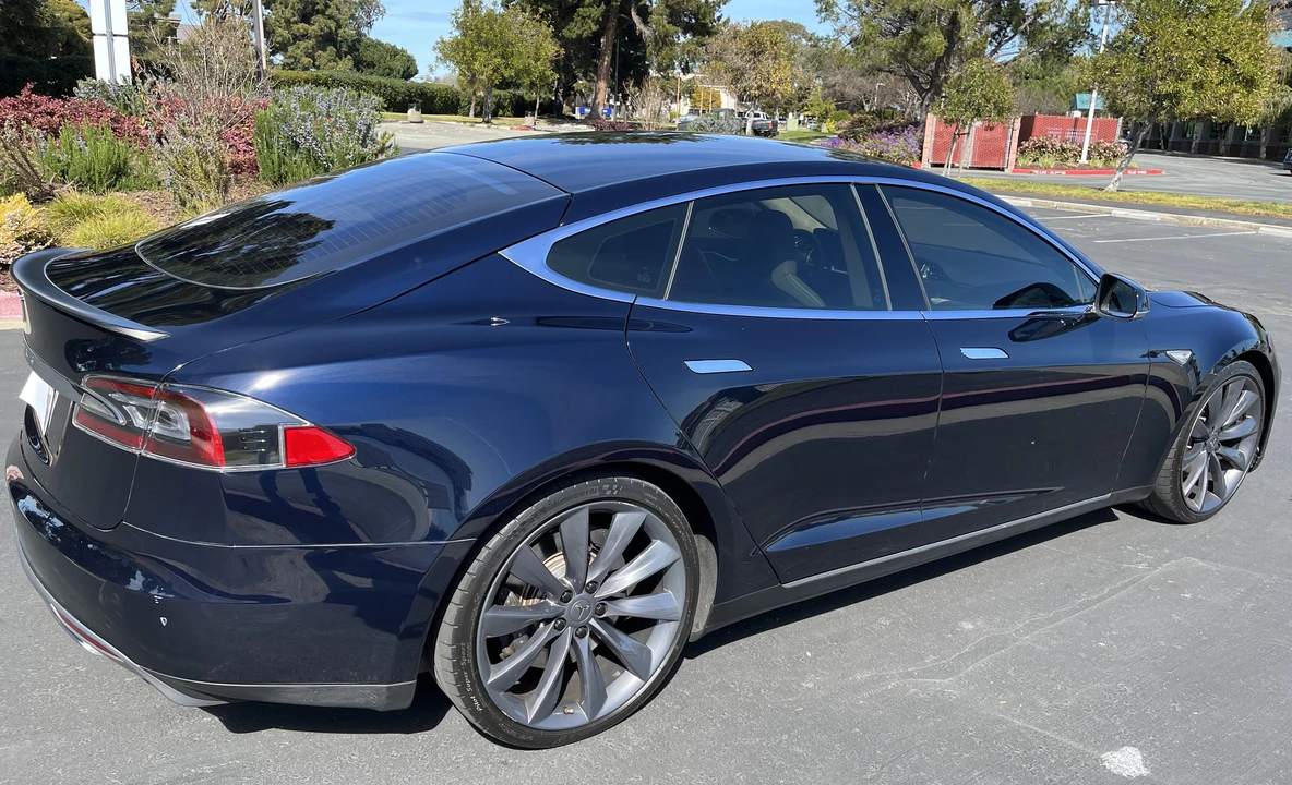 2012 Tesla Model S - Image 19 of 31