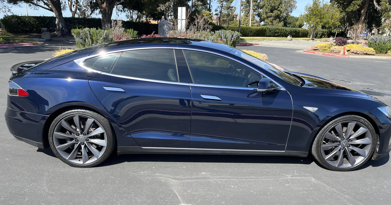 2012 Tesla Model S - Image 21 of 31