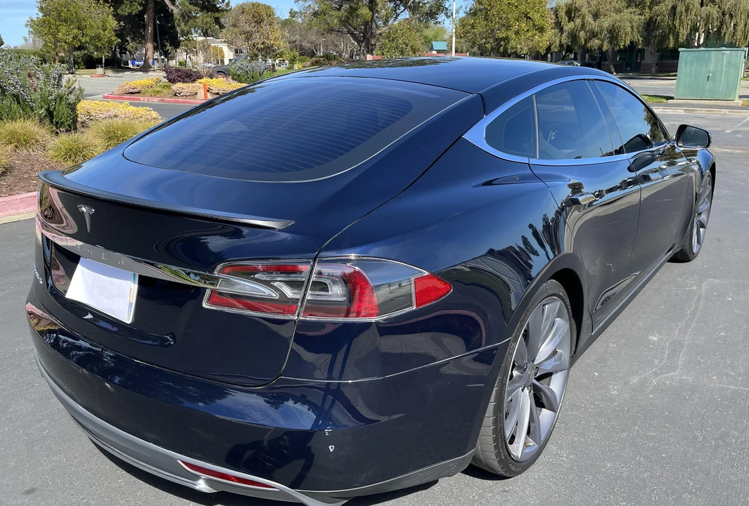 2012 Tesla Model S - Image 15 of 31