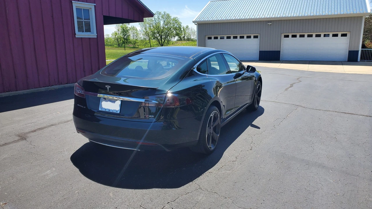 2012 Tesla Model S - Image 18 of 31