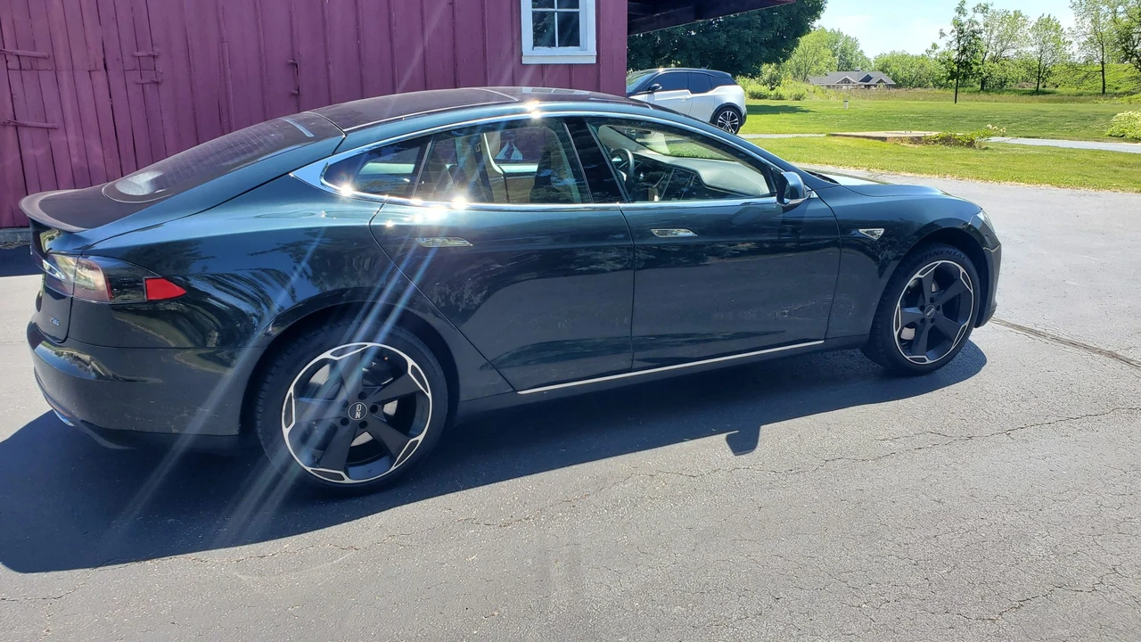 2012 Tesla Model S - Image 21 of 31
