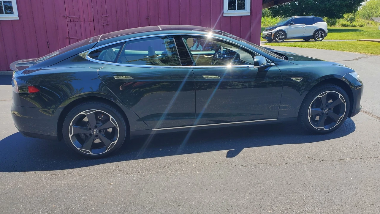 2012 Tesla Model S - Image 22 of 31