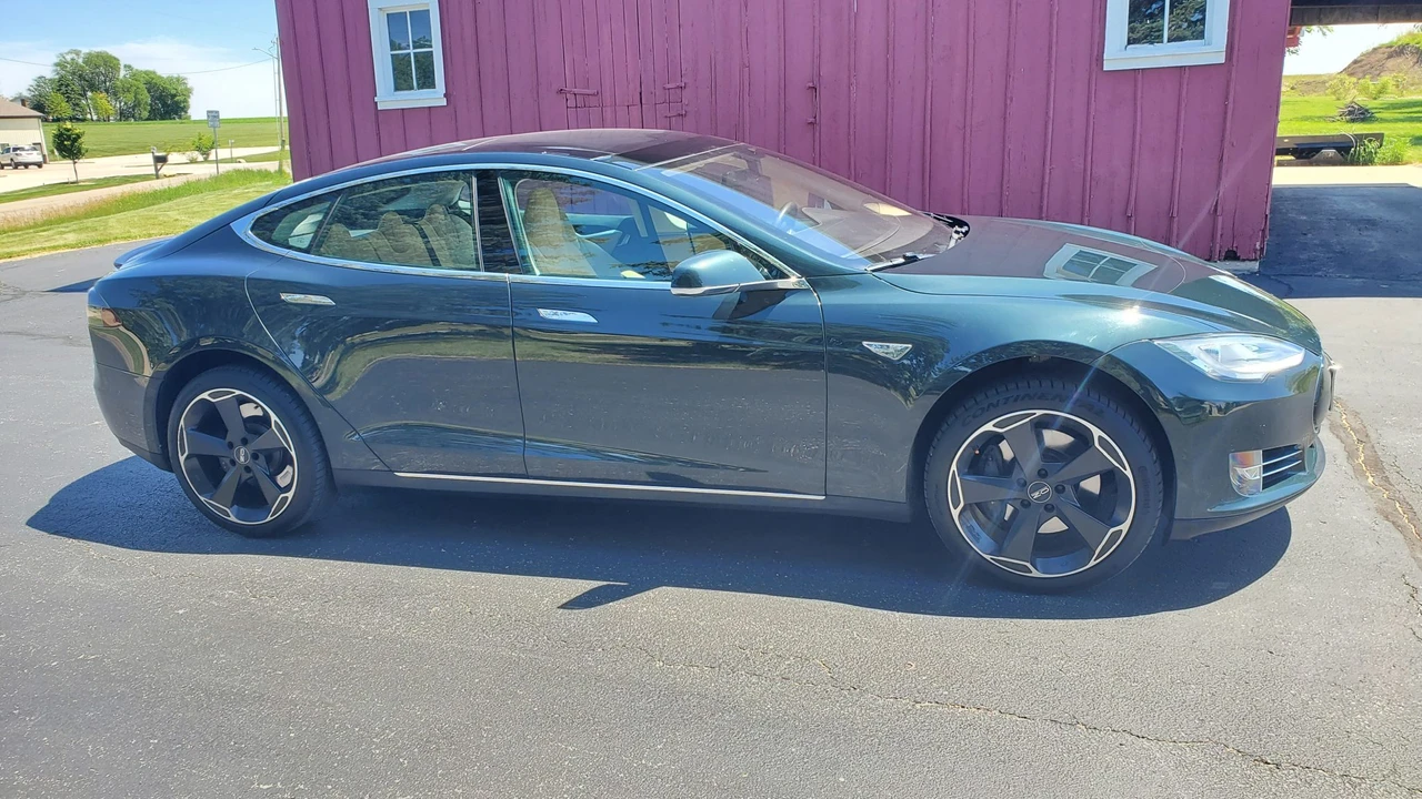2012 Tesla Model S - Image 24 of 31