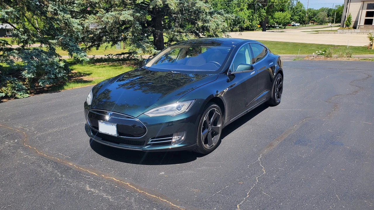 2012 Tesla Model S - Image 2 of 31