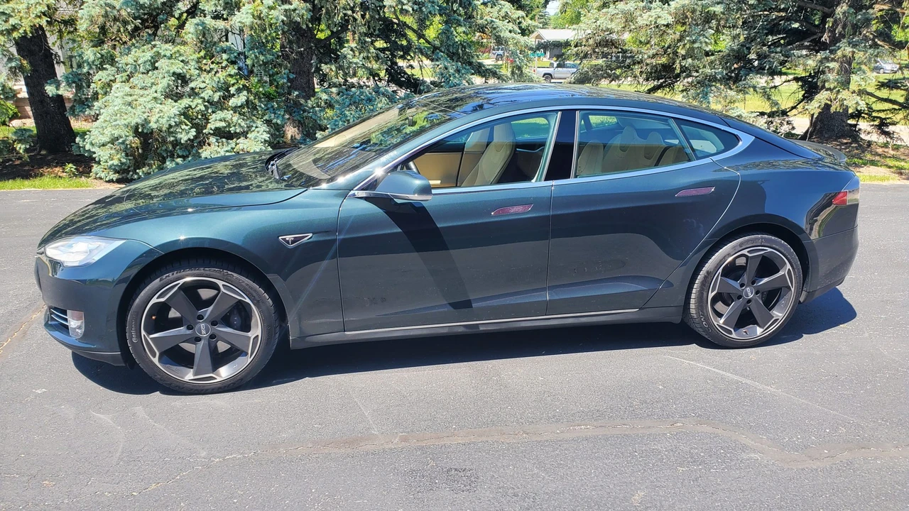 2012 Tesla Model S - Image 8 of 31