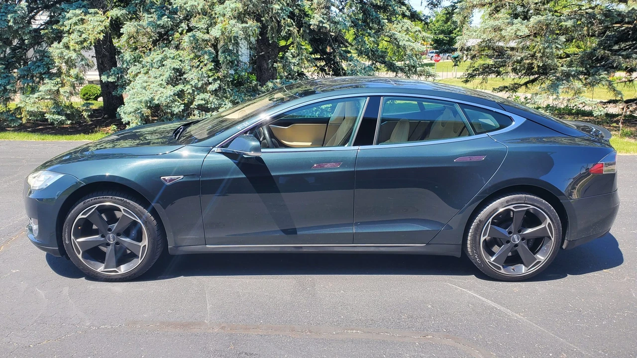 2012 Tesla Model S - Image 10 of 31