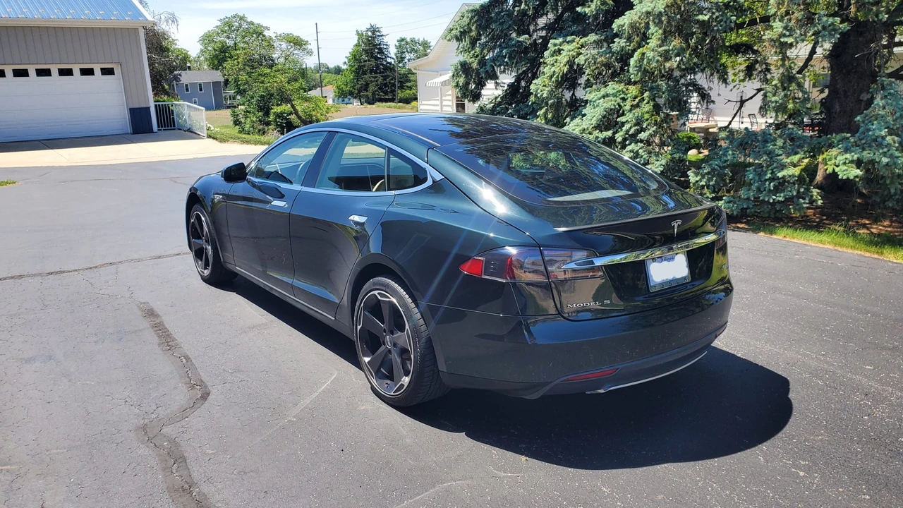 2012 Tesla Model S - Image 13 of 31