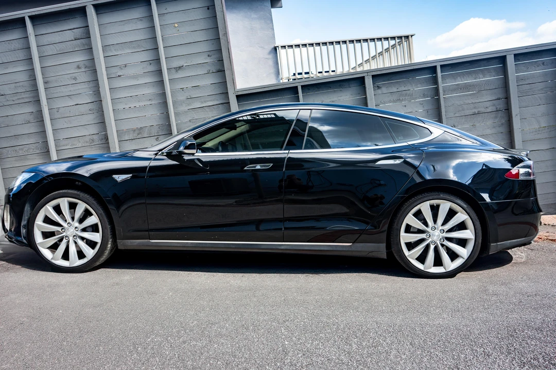 2012 Tesla Model S - Image 9 of 31