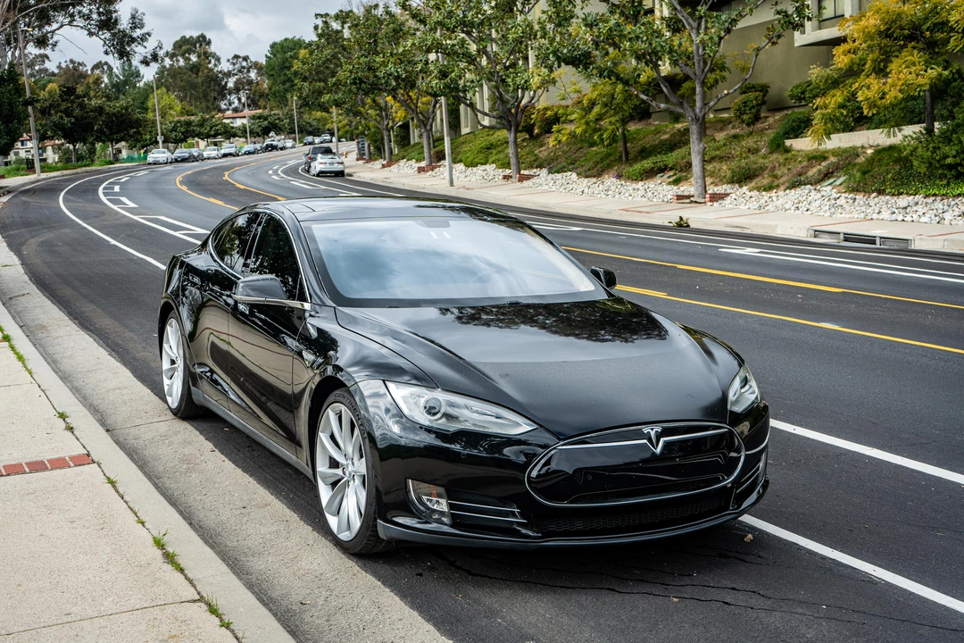 2012 Tesla Model S - Image 14 of 31