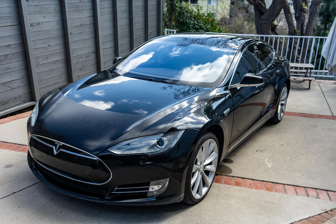 2012 Tesla Model S - Image 8 of 31