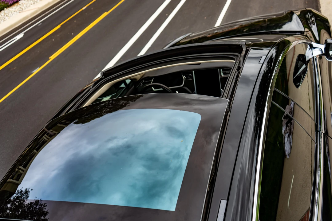 2012 Tesla Model S - Image 17 of 31