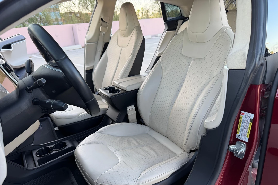 2012 Tesla Model S - Image 16 of 31