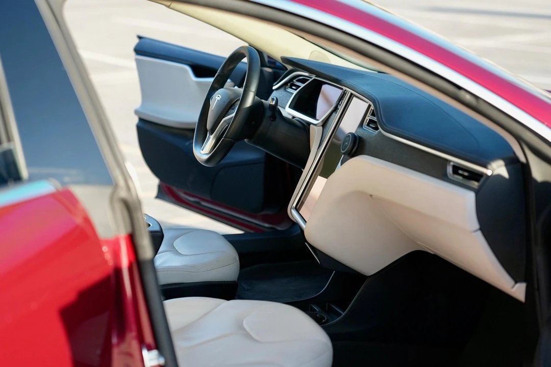 2012 Tesla Model S - Image 27 of 31