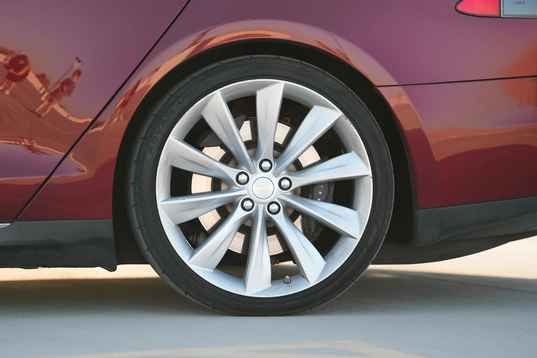 2012 Tesla Model S - Image 12 of 31