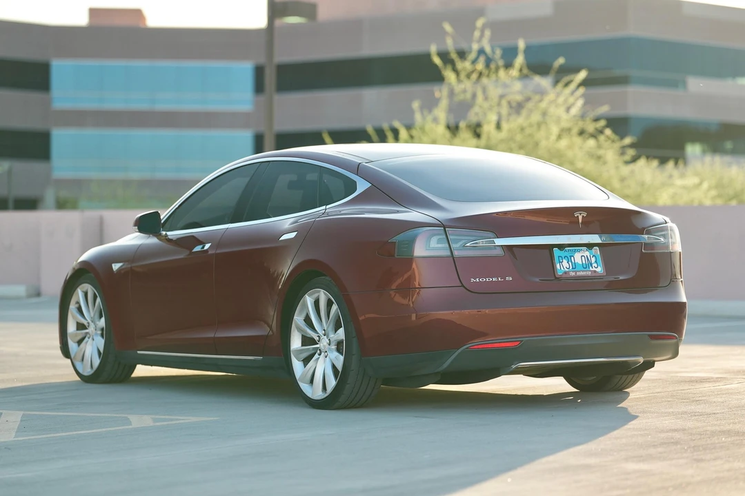 2012 Tesla Model S - Image 7 of 31