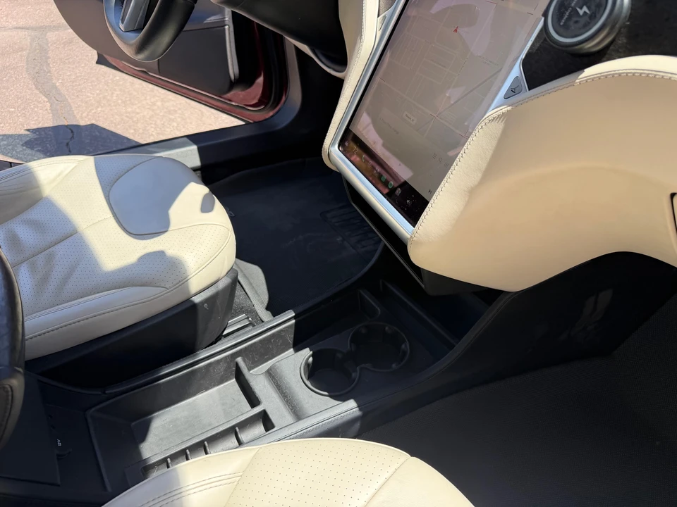 2012 Tesla Model S - Image 28 of 31