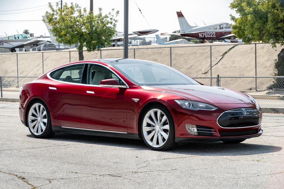 2012 Tesla Model S - Image 8 of 31