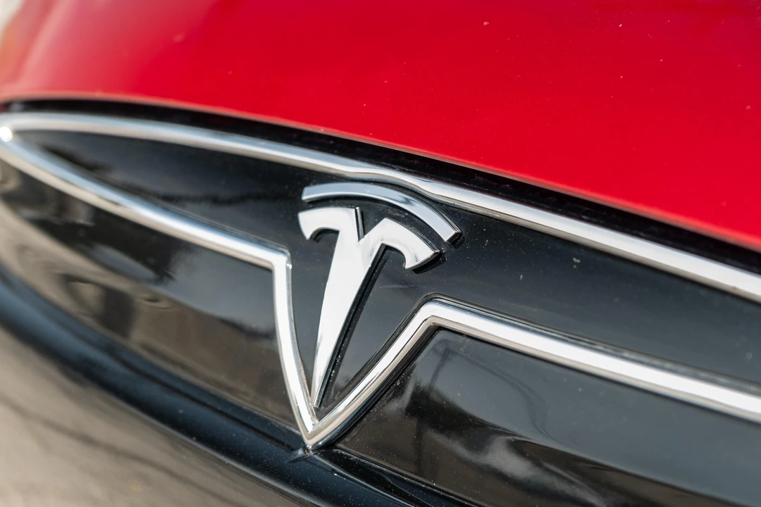 2012 Tesla Model S - Image 12 of 31