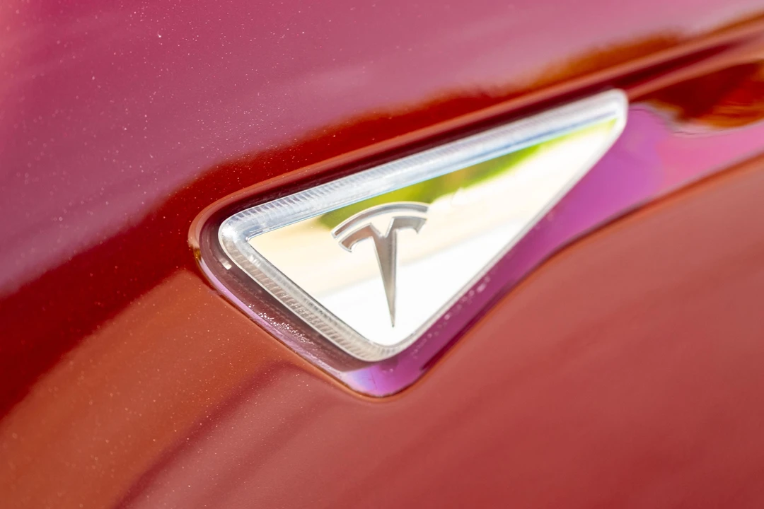 2012 Tesla Model S - Image 15 of 31