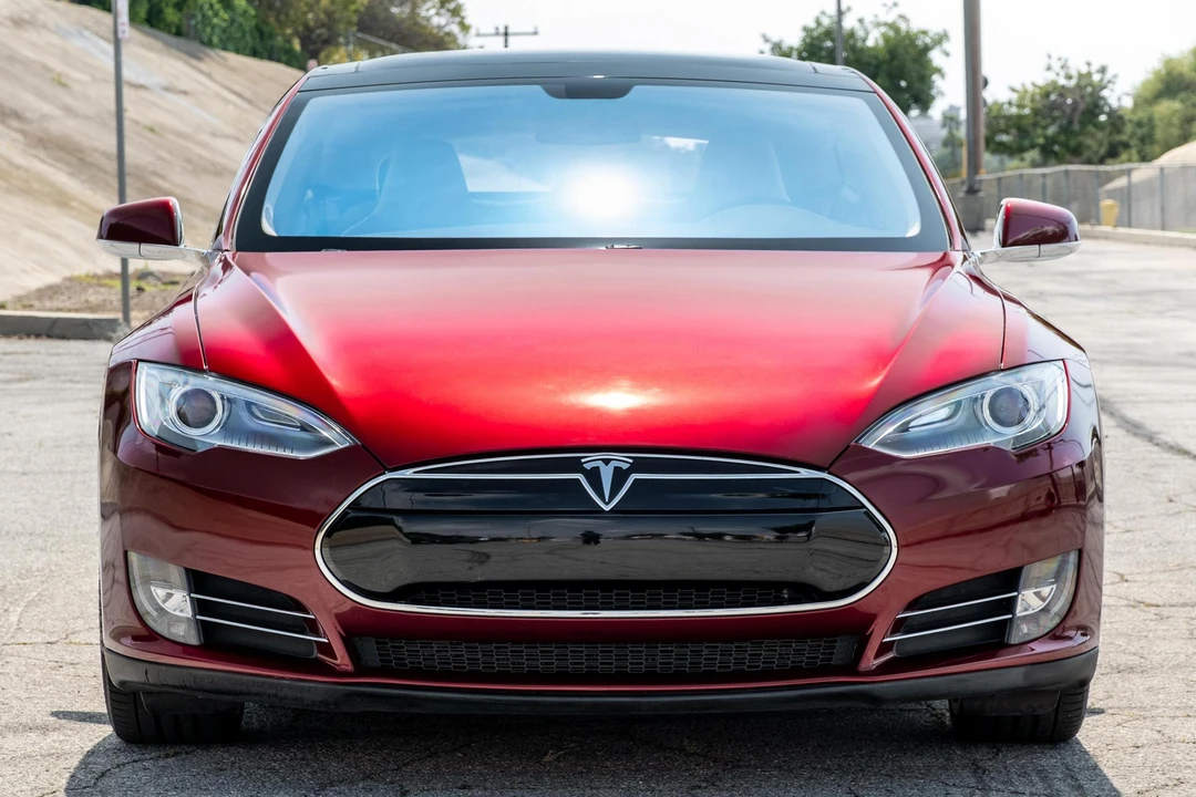 2012 Tesla Model S - Image 2 of 31