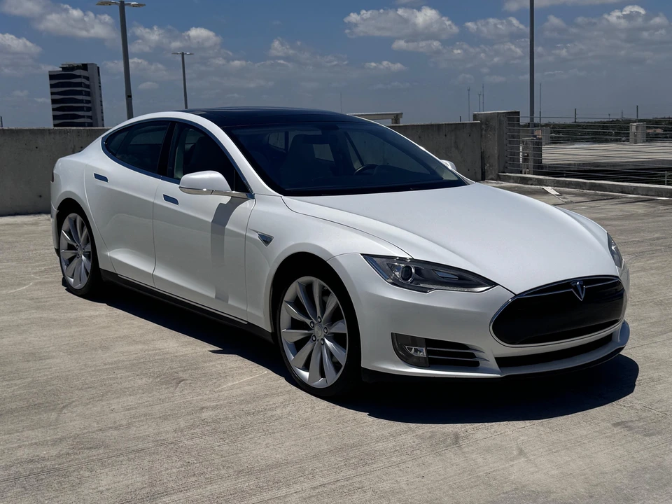 2012 Tesla Model S - Image 23 of 31