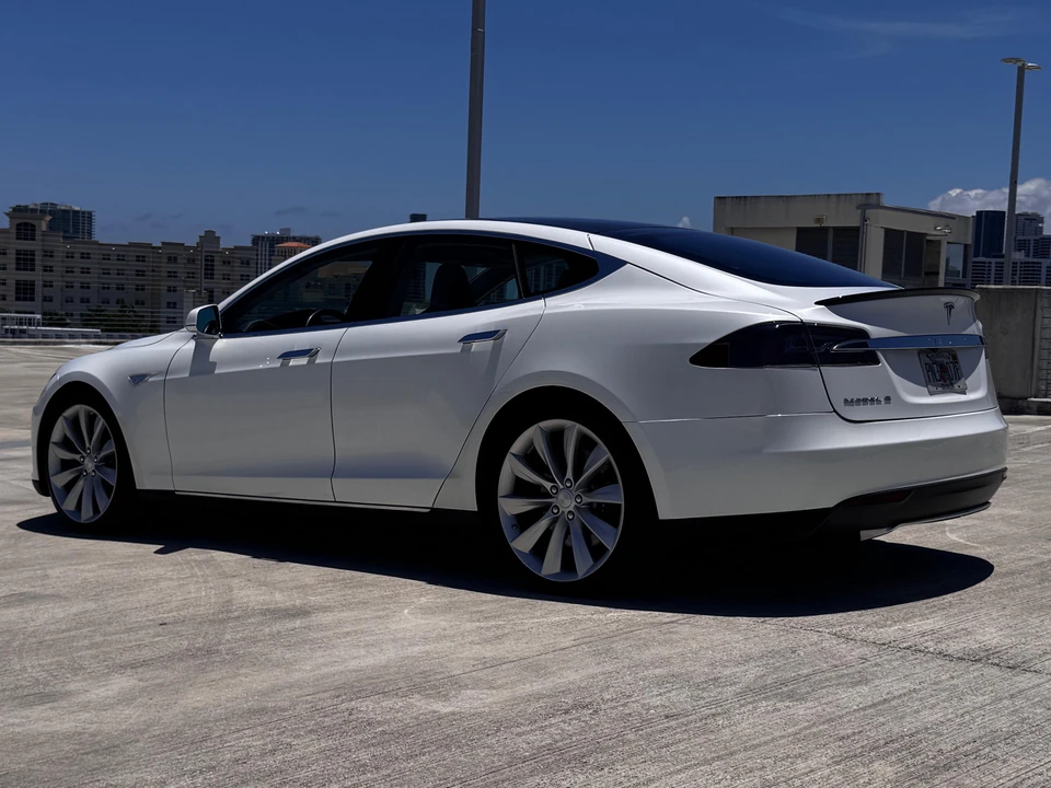 2012 Tesla Model S - Image 14 of 31