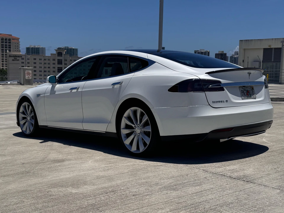 2012 Tesla Model S - Image 15 of 31