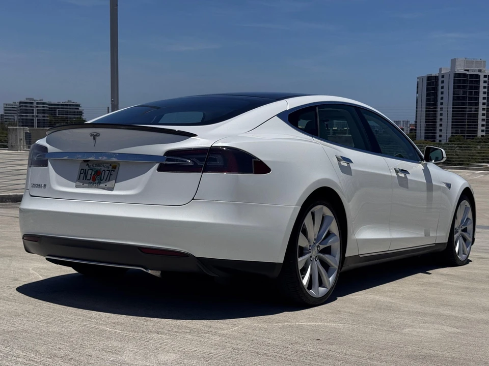 2012 Tesla Model S - Image 18 of 31