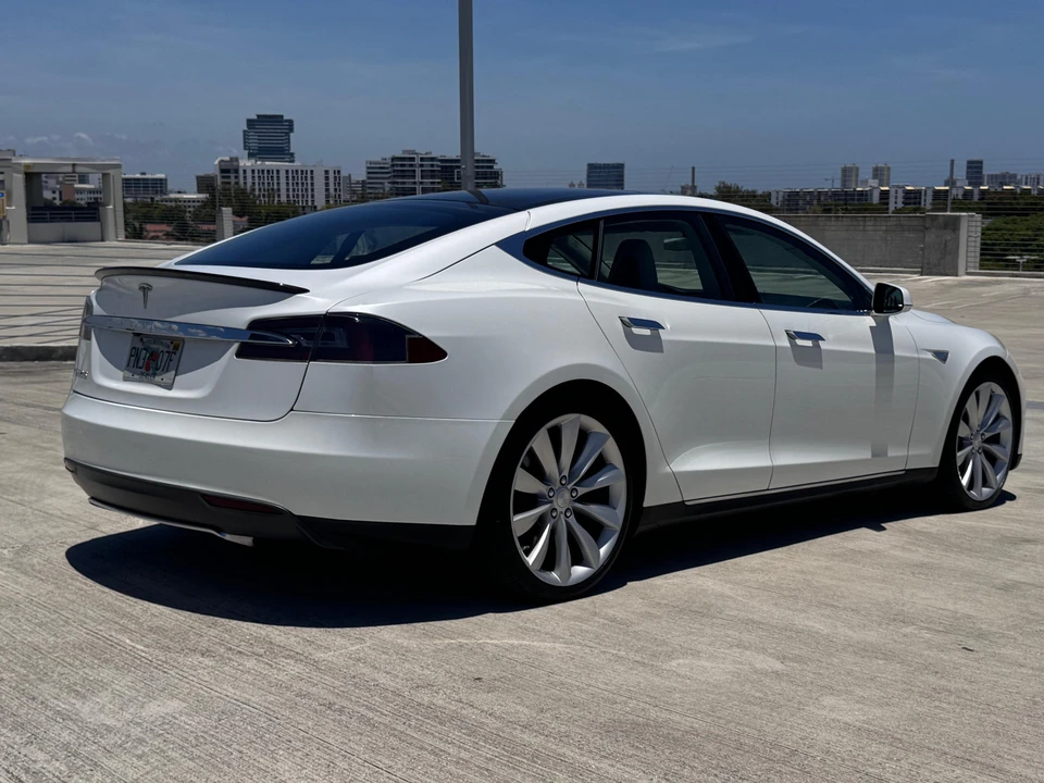 2012 Tesla Model S - Image 20 of 31