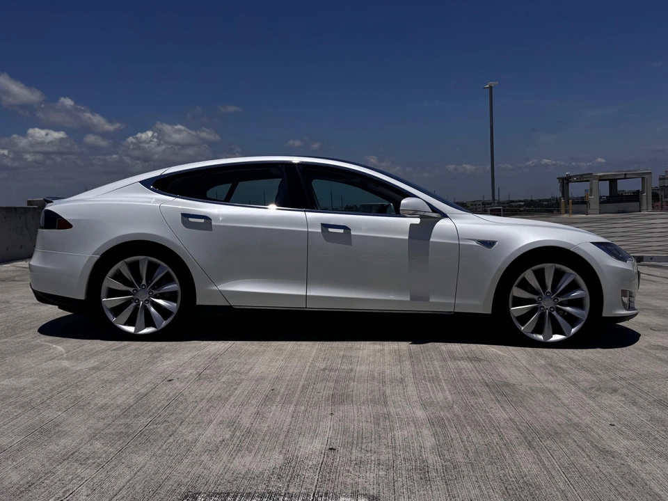 2012 Tesla Model S - Image 22 of 31