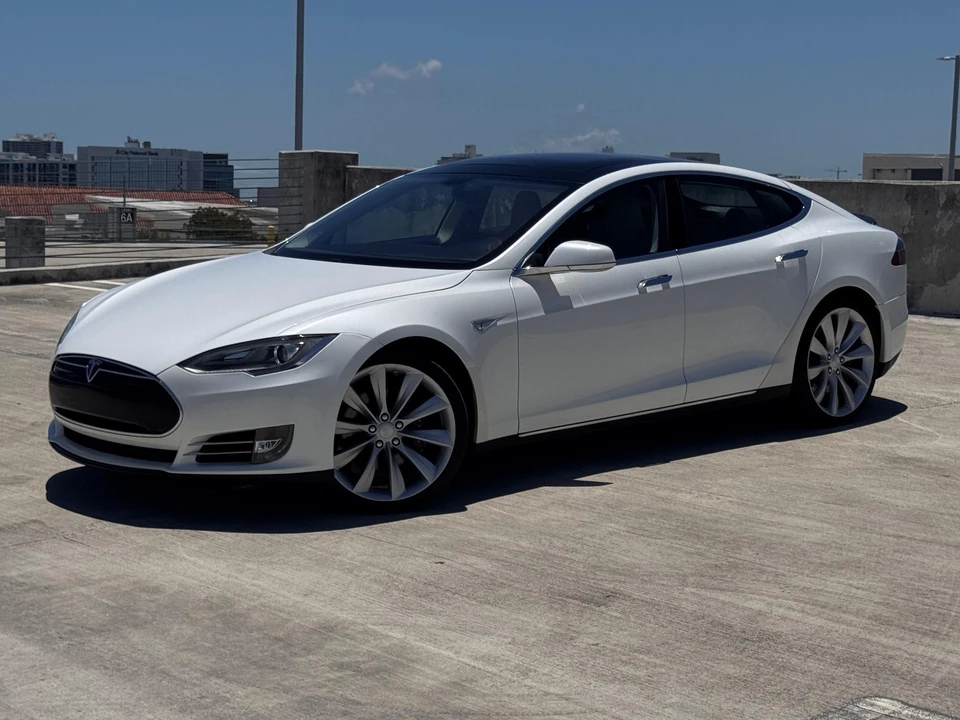 2012 Tesla Model S - Image 13 of 31