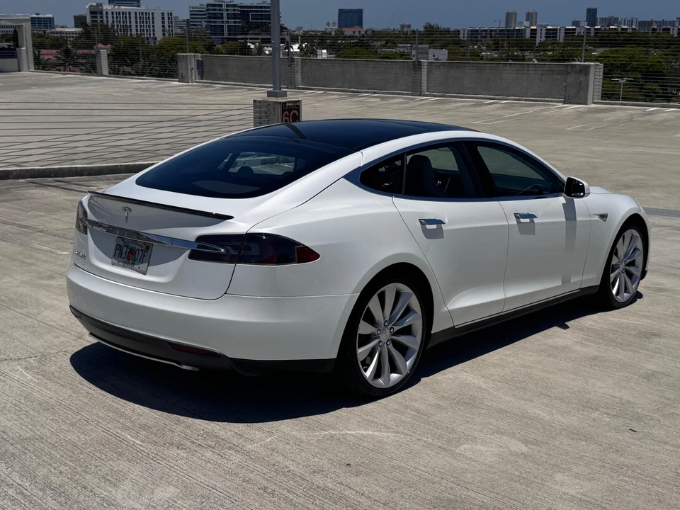 2012 Tesla Model S - Image 21 of 31