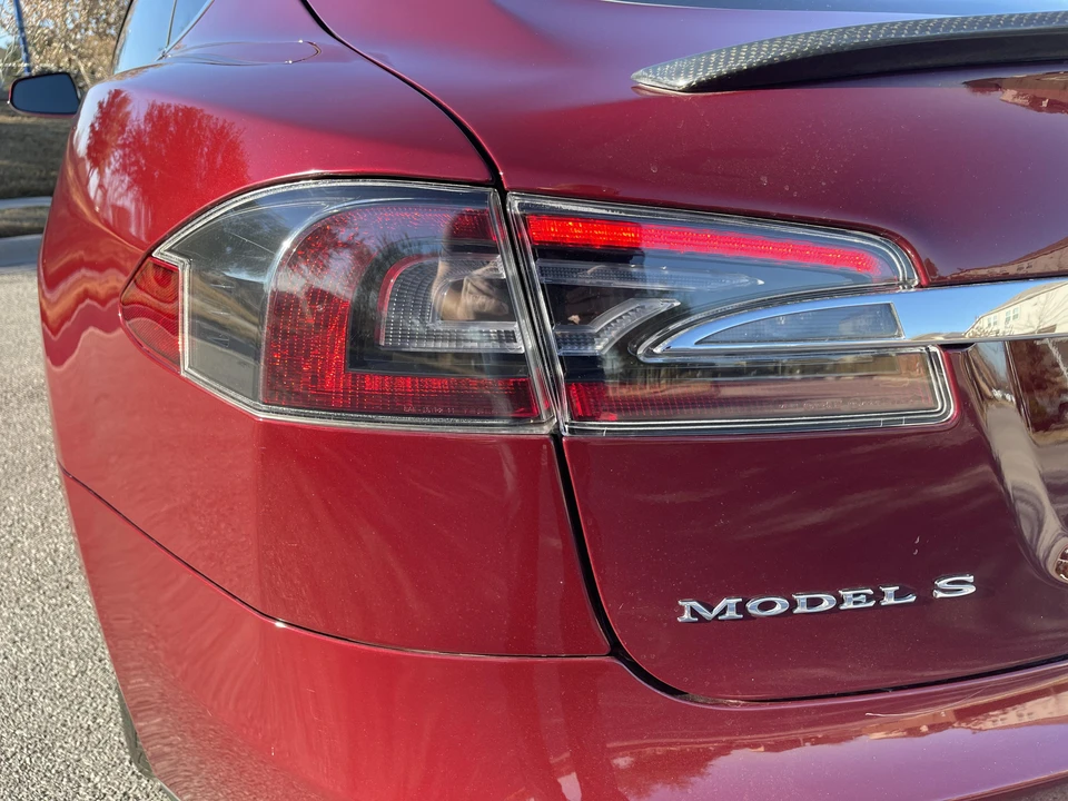 2012 Tesla Model S - Image 26 of 31