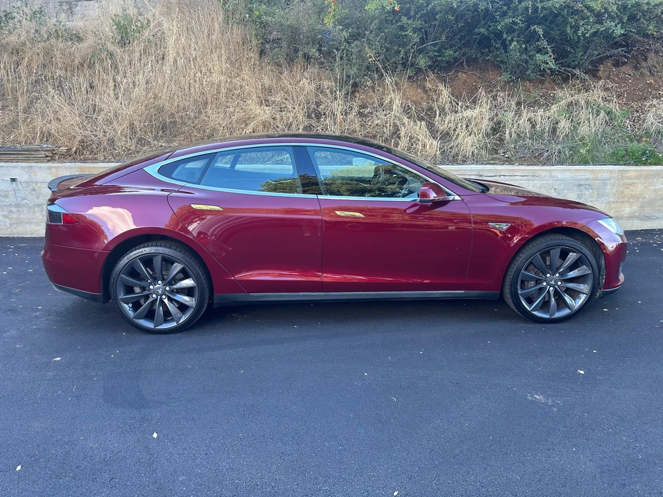 2012 Tesla Model S - Image 8 of 31
