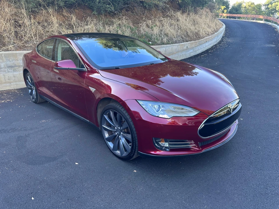 2012 Tesla Model S - Image 9 of 31