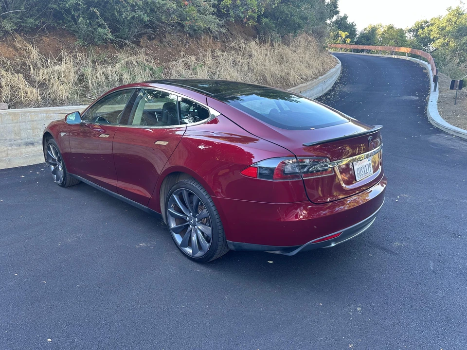 2012 Tesla Model S - Image 7 of 31